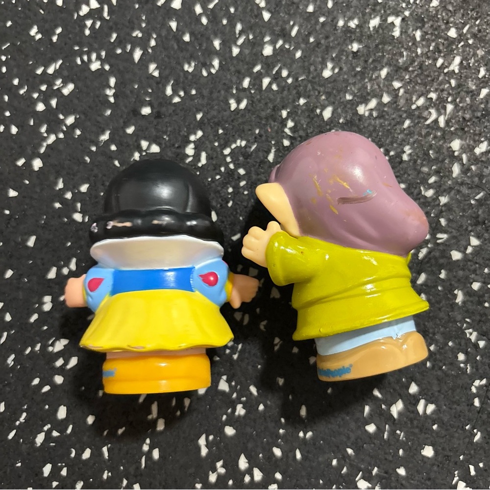 Fisher-Price Little People Snow White and Dopey - Picture 4 of 5